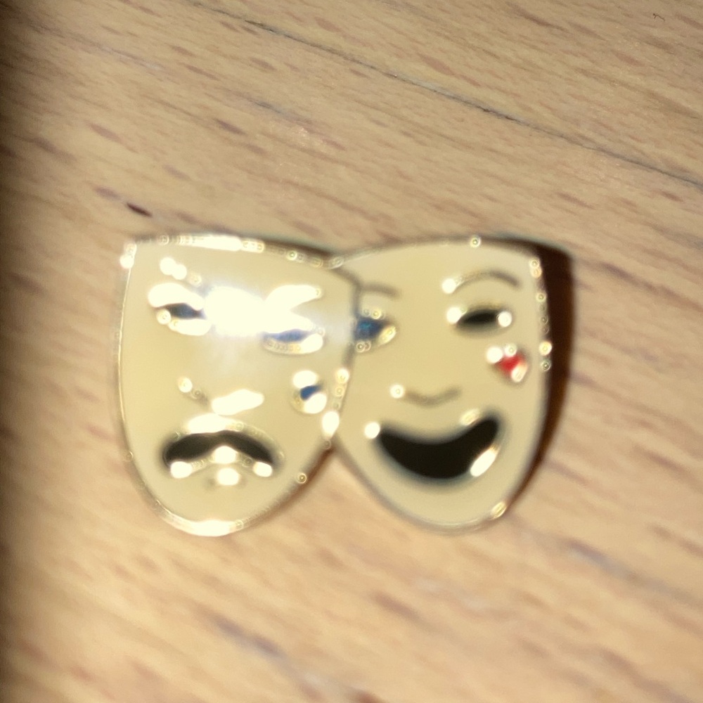 BurberryTheater Mask Tragedy and Comedy Brooch Pin Cream & Gold - NEW - Picture 3 of 8